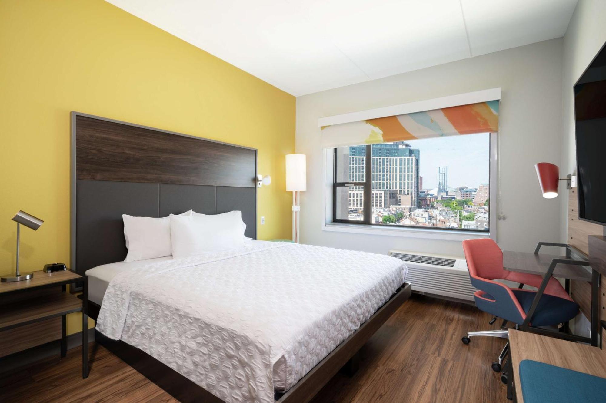Tru By Hilton Baltimore Harbor East Exterior photo